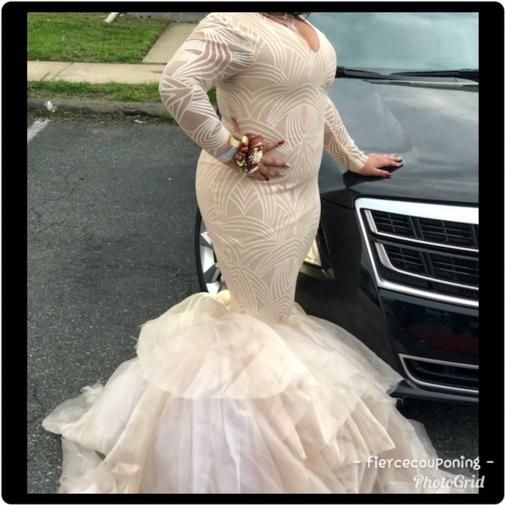 Prom dress - Picture 2 of 2